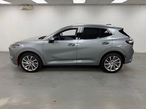 Used 2025 Buick Envision Avenir AWD/4WD image 2