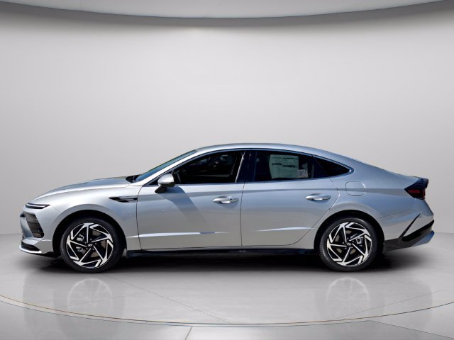 New 2026 Hyundai Sonata SEL FWD image 2