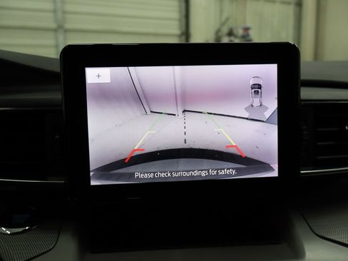 Used 2023 Ford Explorer XLT w/ Equipment Group 202A image 22