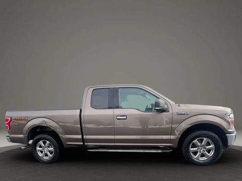 Used 2018 Ford F150 XLT w/ Equipment Group 302A Luxury AWD/4WD image 4