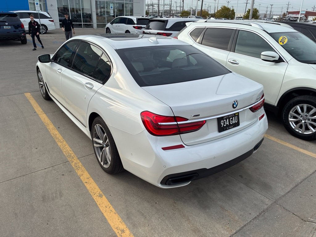Used 2016 BMW 750i xDrive AWD/4WD image 3