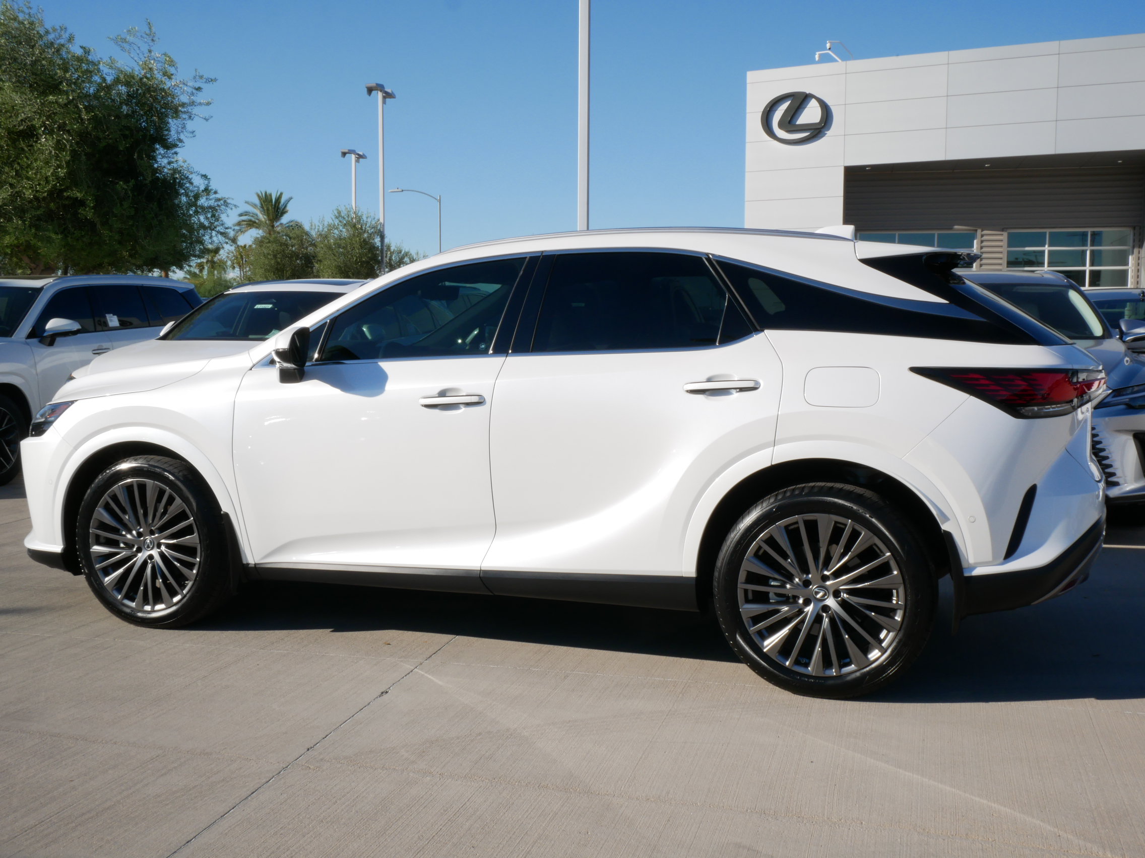 Certified 2024 Lexus RX 350 FWD w/ Convenience Package image 5