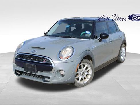 Used 2015 MINI Cooper S image 1
