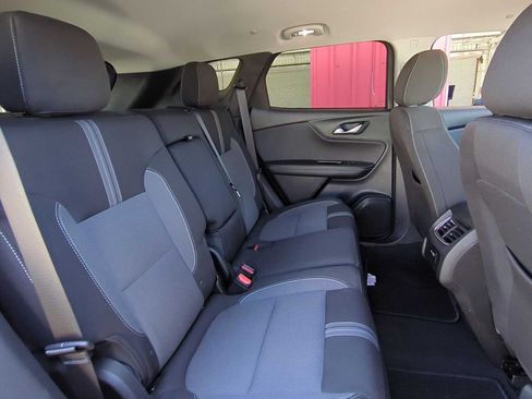 Used 2025 Chevrolet Blazer LT FWD image 25