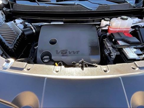 Used 2023 Chevrolet Traverse LT image 21