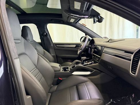 Certified 2019 Porsche Cayenne Turbo AWD/4WD image 15