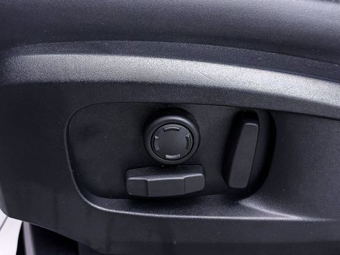 Used 2023 Land Rover Defender 110 X-Dynamic SE image 22