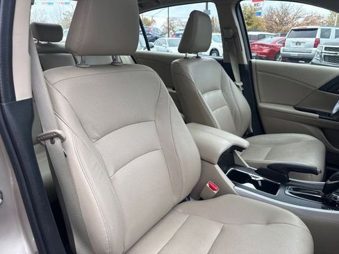 Used 2015 Honda Accord EX-L image 18