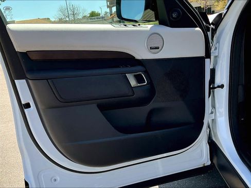 Used 2023 Land Rover Discovery HSE R-Dynamic image 25