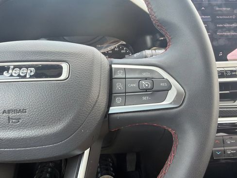 Used 2025 Jeep Compass Trailhawk AWD/4WD image 21
