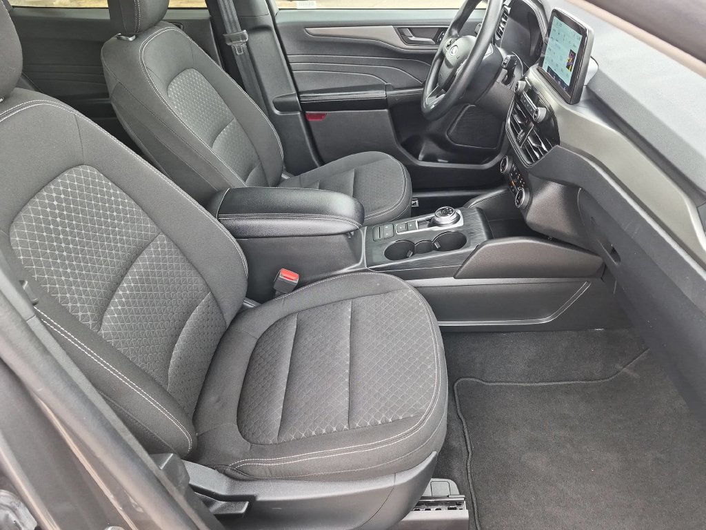 Used 2025 Ford Escape Active AWD/4WD image 30