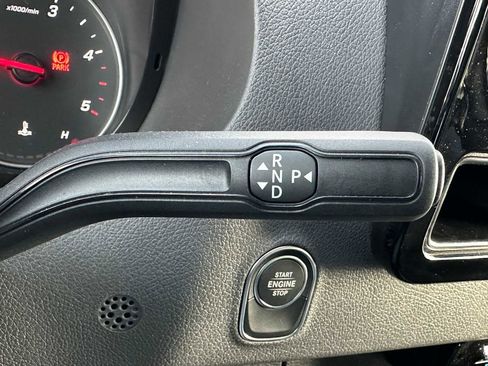 Used 2025 Mercedes-Benz Sprinter 2500 image 36