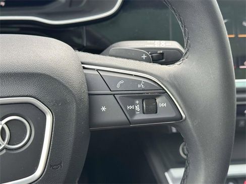 Certified 2025 Audi Q3 2.0T Premium Plus w/ Premium Plus Package image 28