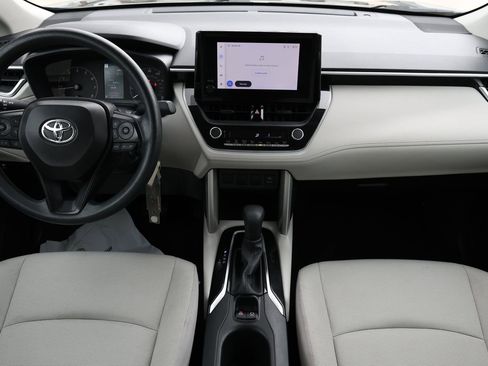 Used 2024 Toyota Corolla Cross L AWD/4WD image 2
