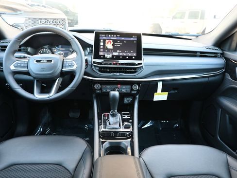 New 2026 Jeep Compass Latitude AWD/4WD image 17