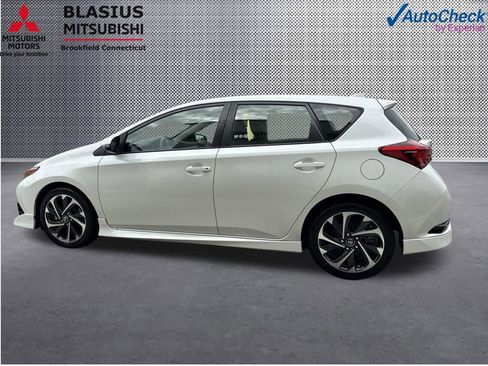 Used 2018 Toyota Corolla iM w/ All-Weather Mat Package FWD image 18