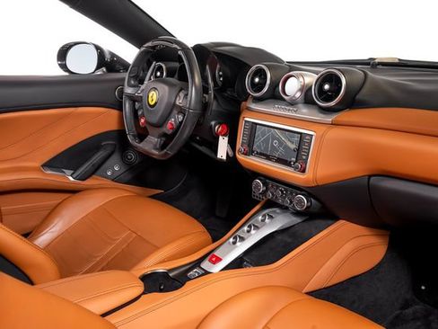 Certified 2016 Ferrari California T RWD image 53