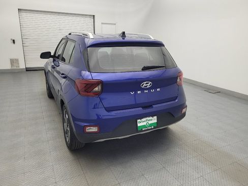 Used 2022 Hyundai Venue Limited w/ Cargo Package image 6