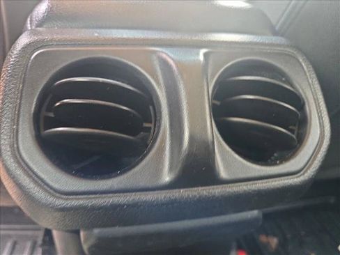 Used 2020 Jeep Wrangler Sport AWD/4WD image 14