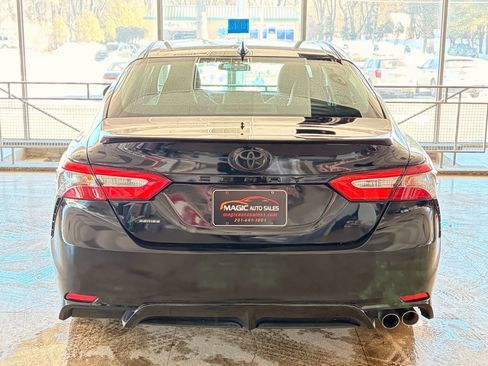 Used 2019 Toyota Camry SE image 8