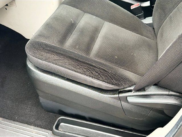 Used 2017 Dodge Grand Caravan SE FWD image 22