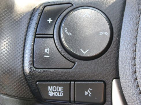 Used 2018 Toyota RAV4 LE w/ All Weather Liner Package FWD image 24