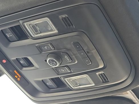 Used 2021 Chevrolet Tahoe Premier w/ Premium Package image 34