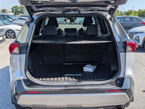 Used 2023 Toyota RAV4 XSE AWD/4WD image 13