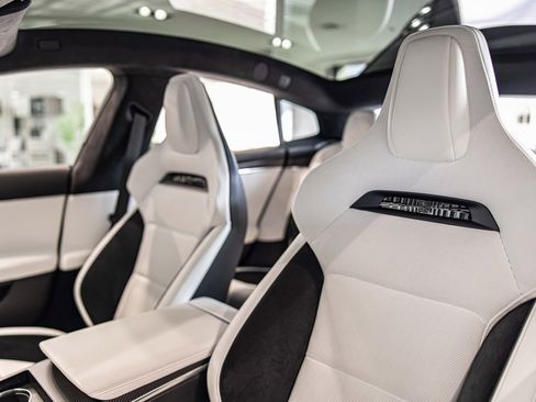 Used 2024 Tesla Model S Plaid image 18