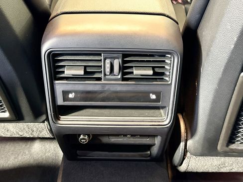 Used 2024 Porsche Cayenne image 24