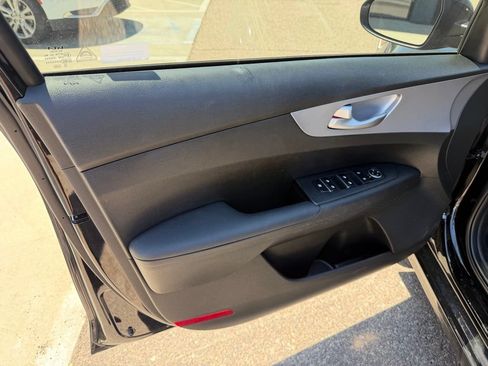 Used 2024 Kia Forte LXS FWD image 17