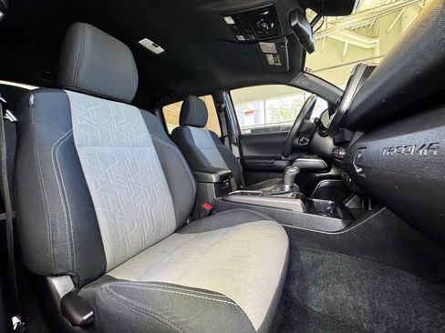 Used 2020 Toyota Tacoma TRD Off-Road w/ Technology Package AWD/4WD image 50
