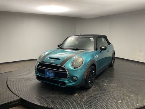 Used 2017 MINI Cooper S image 3