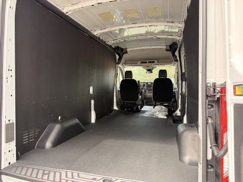 New 2025 Ford Transit 250 148 Medium Roof Extended AWD image 7