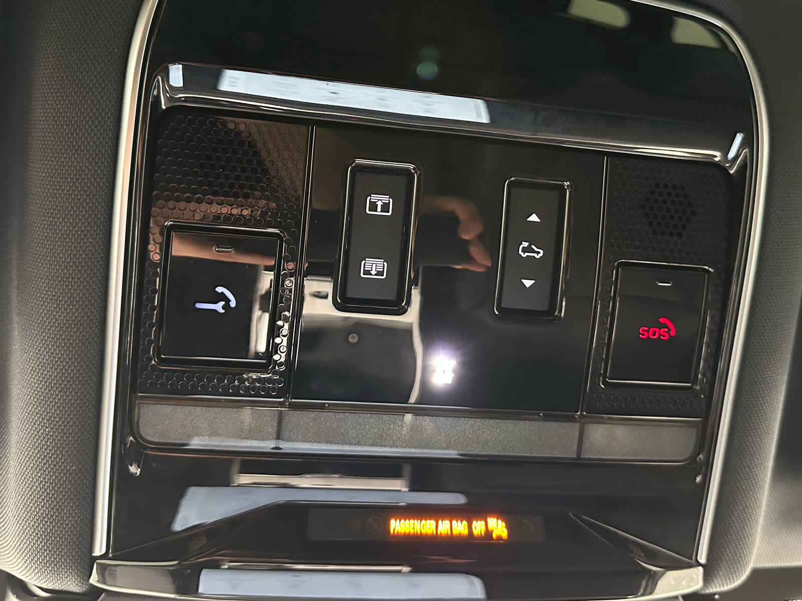 Used 2025 Land Rover Range Rover SE AWD/4WD image 37