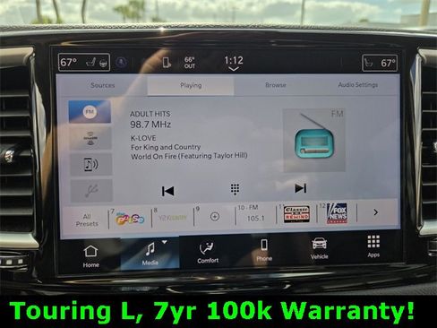 Certified 2024 Chrysler Pacifica Touring-L image 24