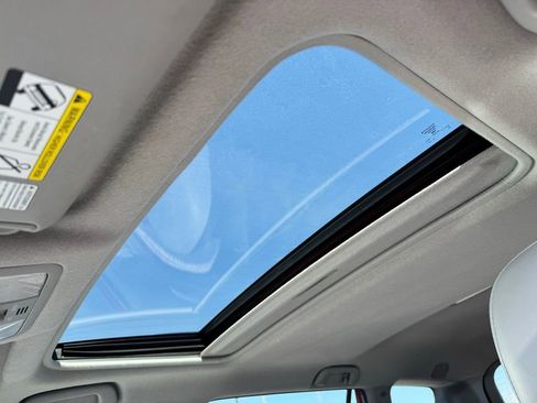 Used 2011 Toyota RAV4 Limited w/ Limited Extra Value Pkg image 5