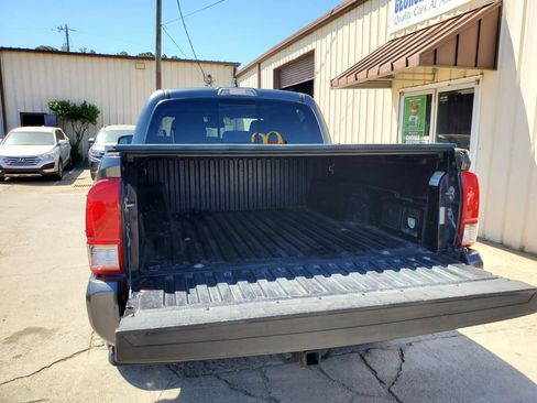 Used 2017 Toyota Tacoma TRD Sport w/ Tow Package image 53