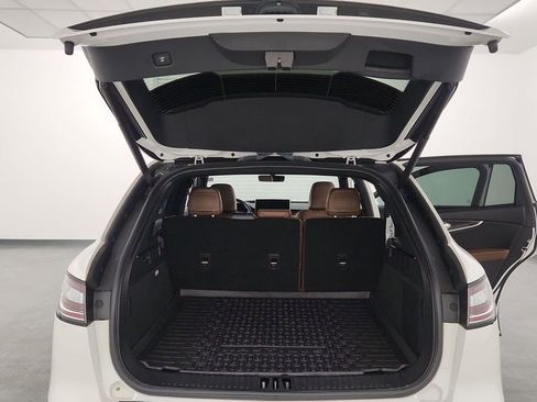 Used 2023 Lincoln Nautilus Reserve image 32