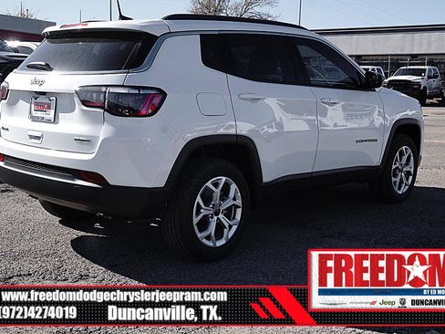 New 2026 Jeep Compass Latitude image 5