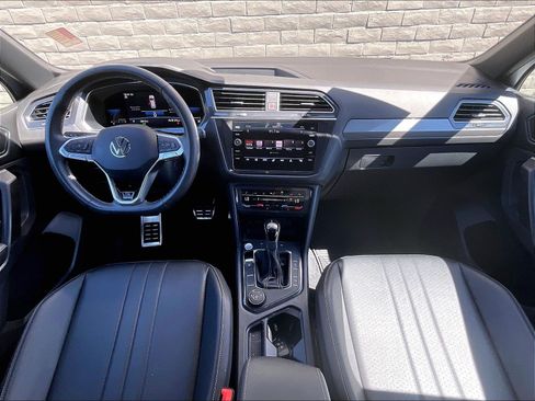 Certified 2023 Volkswagen Tiguan SE R-Line AWD/4WD image 15