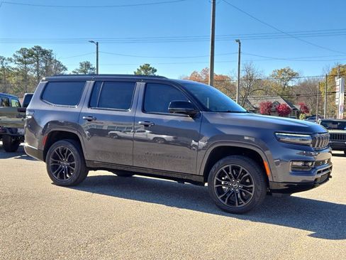 New 2024 Jeep Grand Wagoneer Series III w/ Rear Seat Video Group 1 image 4