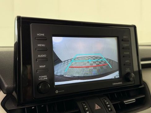 Used 2022 Toyota RAV4 XLE Premium image 23