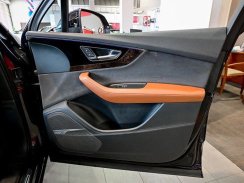 Used 2017 Audi Q7 3.0T Prestige image 32