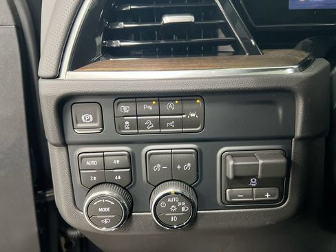 New 2026 Chevrolet Tahoe High Country AWD/4WD image 19