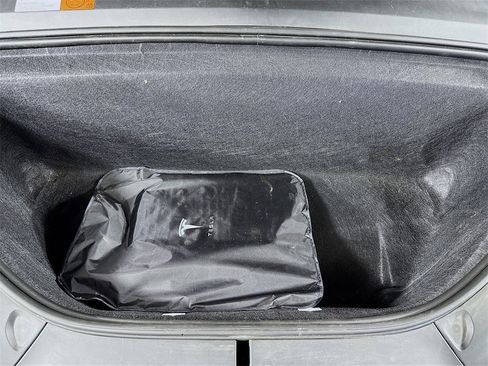 Used 2018 Tesla Model X 100D image 29