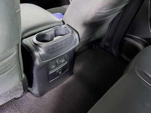 Used 2017 Nissan Titan SV image 24