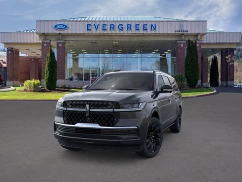 New 2026 Lincoln Navigator L Reserve AWD/4WD image 2