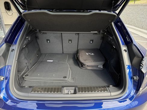 New 2026 Porsche Macan 4 Electric image 17