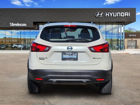 Used 2019 Nissan Rogue Sport SV image 3